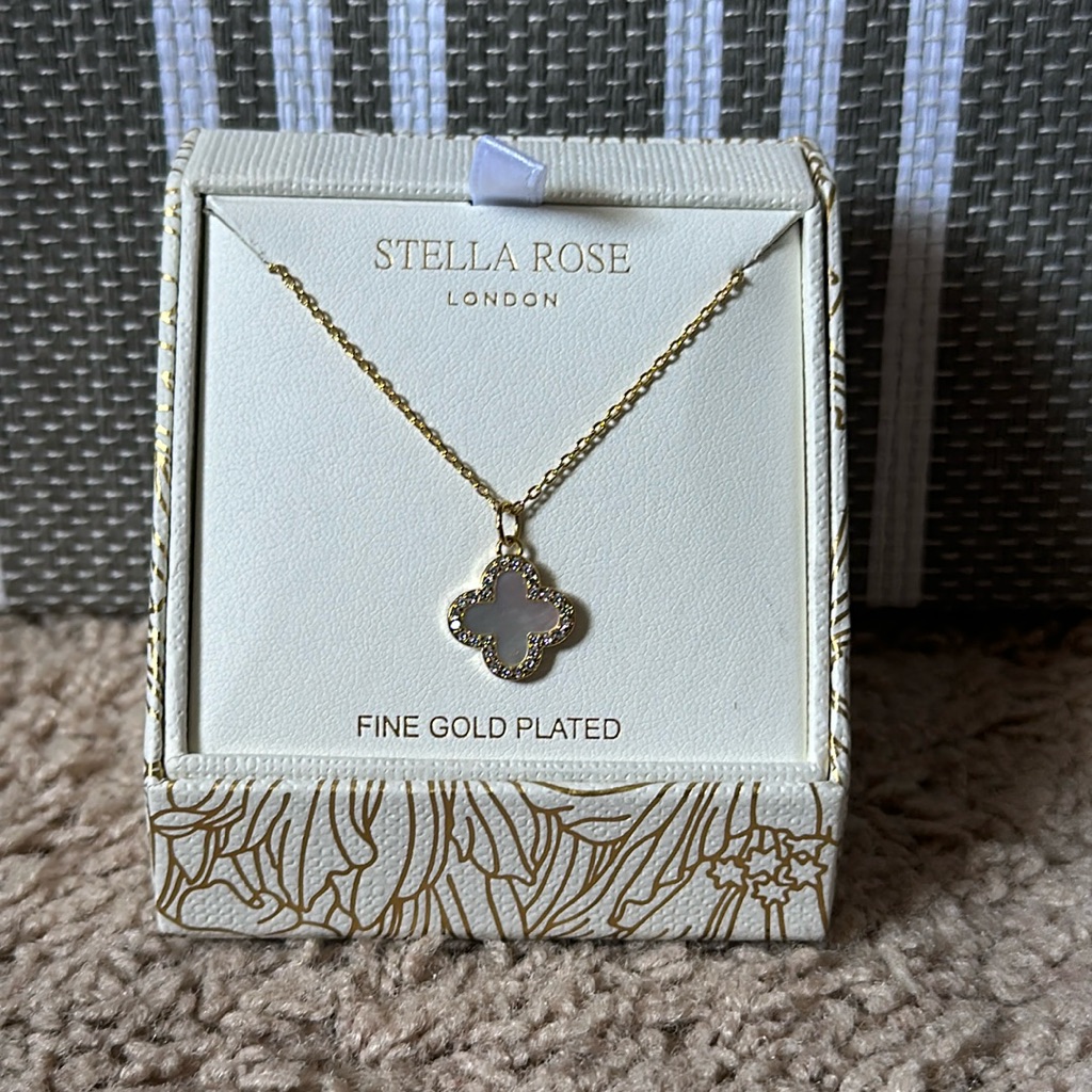 Nwt Stella Rose London Mother Pearl Clover Necklace